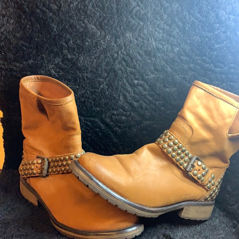 Brown leather studded boots. Quality boot without box